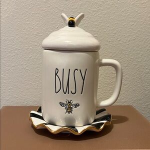 NEW Rae Dunn Busy Bee Mug with Bee Topper